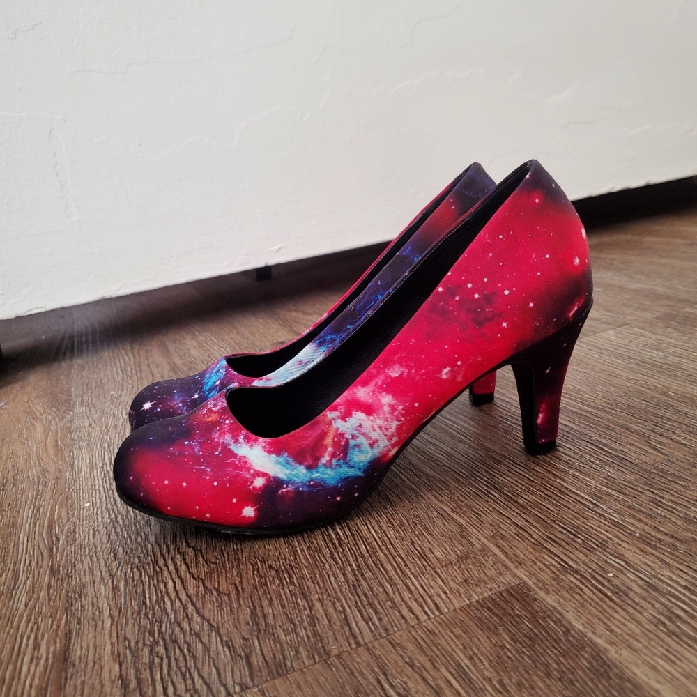 Galaxy Heels Size 7